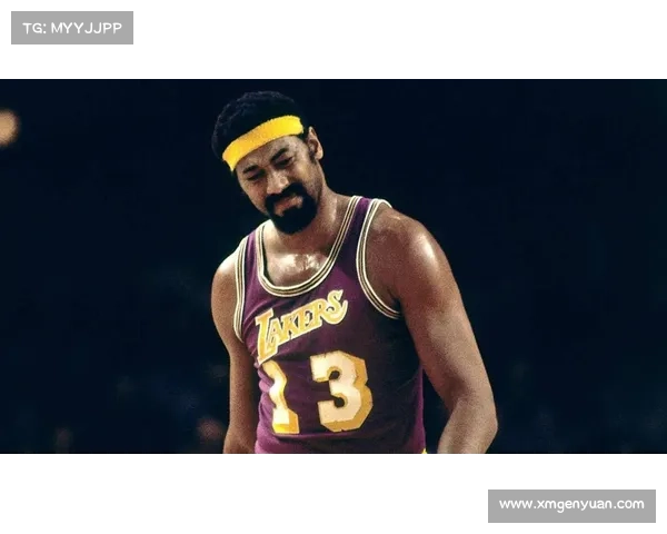 张伯伦单场100分纪录不朽 55篮板铸就防守巅峰传奇 张伯伦单场100分纪录不朽 55篮板铸就防守巅峰传奇